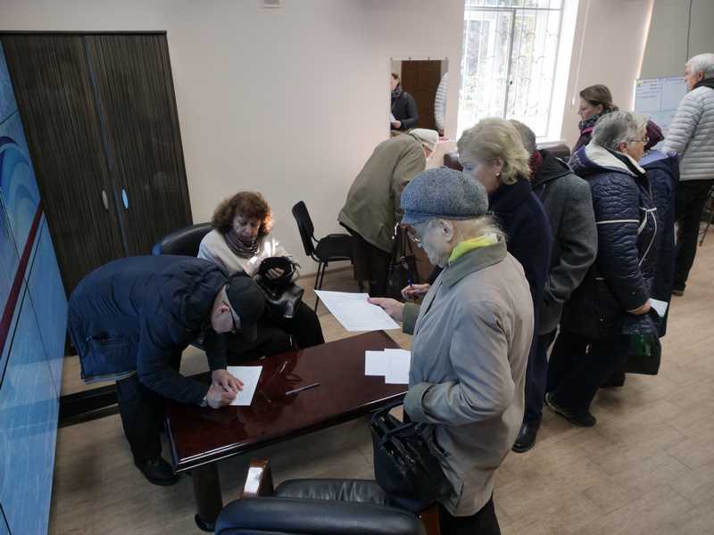 В Севастополе в поддержку Матросского бульвара собрали более 2100 подписей
