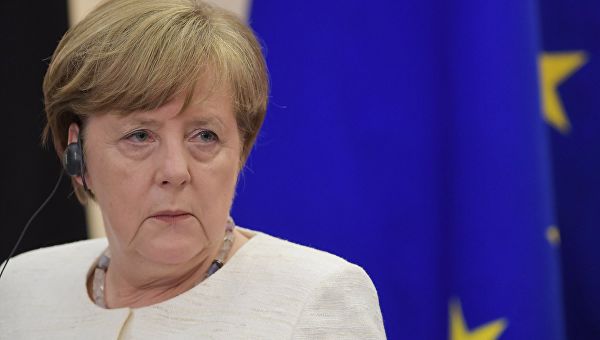 Меркель хочет согласовать с Украиной санкции против России