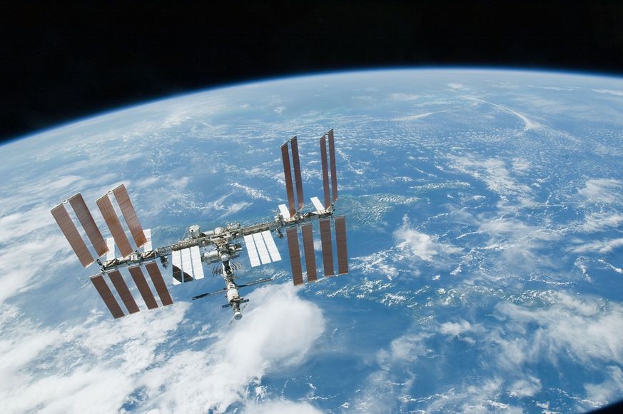 Корабль «Драгон» компании Space X успешно состыковался с МКС