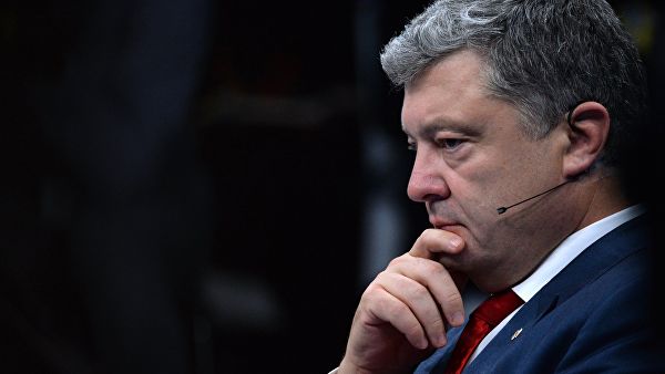 Порошенко обвиняют в госизмене