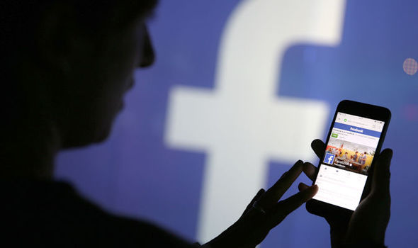 ������ ����������� Facebook �� 3 ������ ������