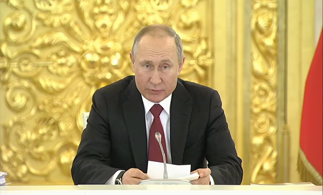 Путин поручил увеличить количество бюджетных мест в региональных ВУЗах